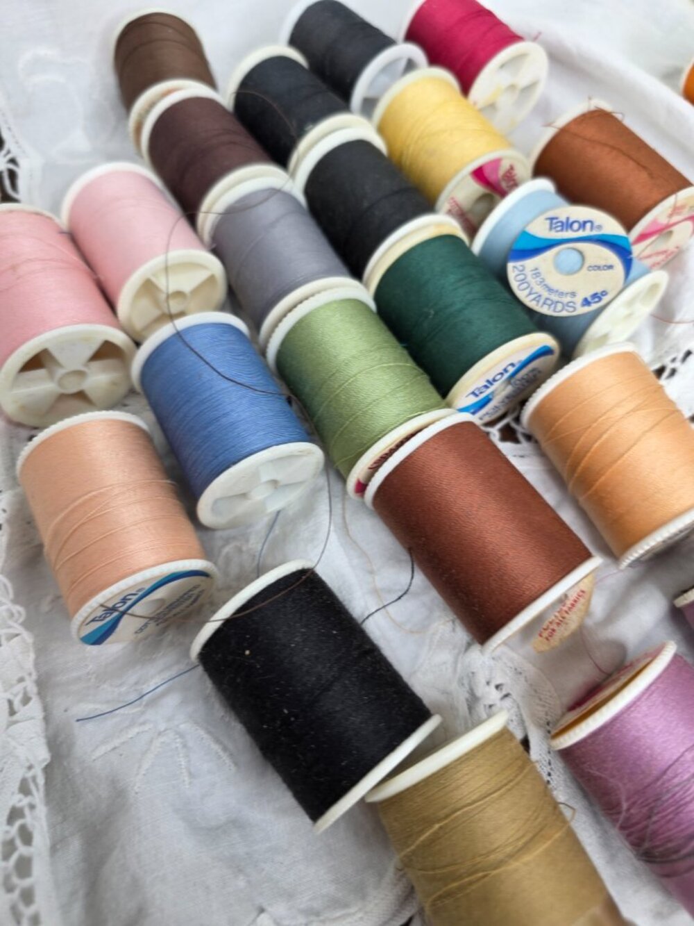 Lot of 40 Talon Thread Multi Color 3 New 37 Used Styrofoam Plastic Spools Vint - Picture 5 of 14
